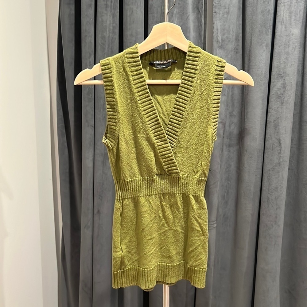 BCBG green sweater vest